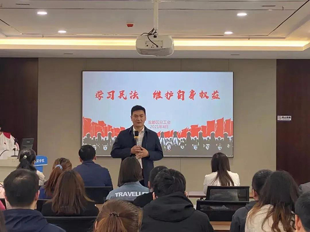  党史学习教育走进333体育集团